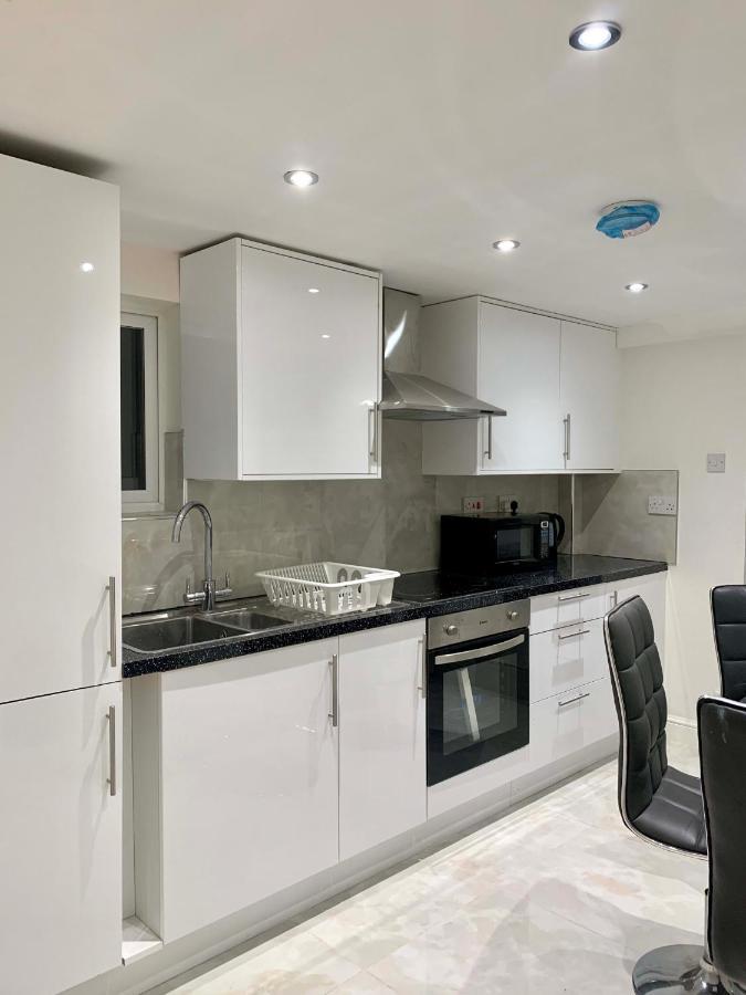 Stylish En Suite Double Room Kensington Лондон Экстерьер фото